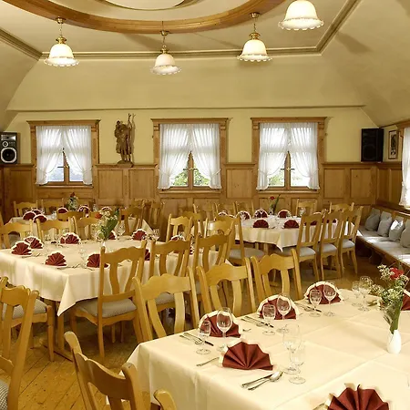 Guest house & Cramer Warstein