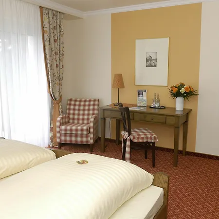 Guest house & Cramer Warstein